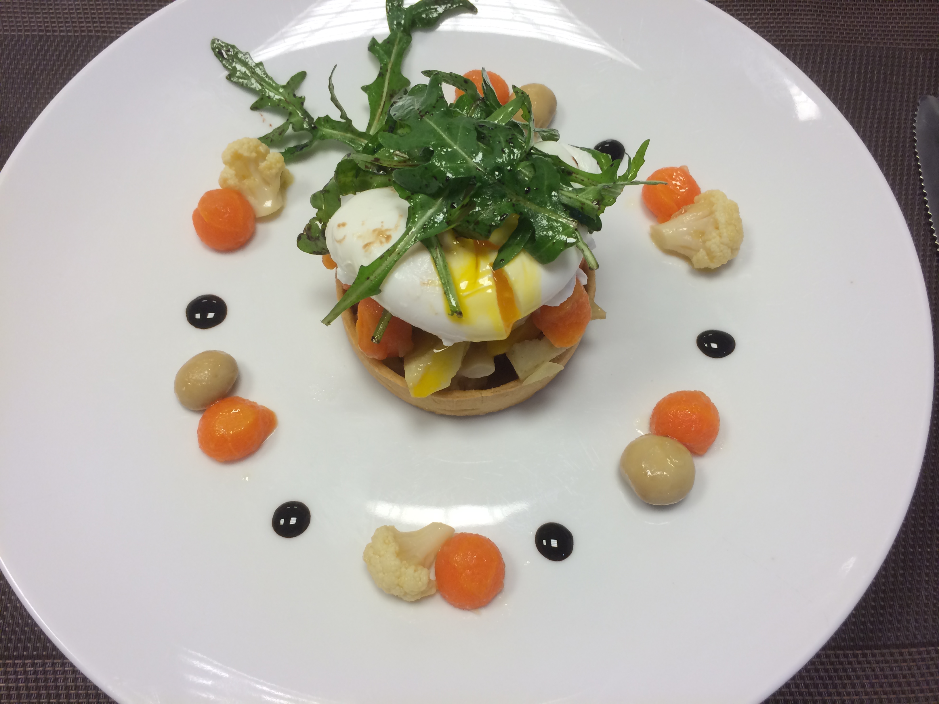 Tartelette de légumes façon barigoule et Œuf poché