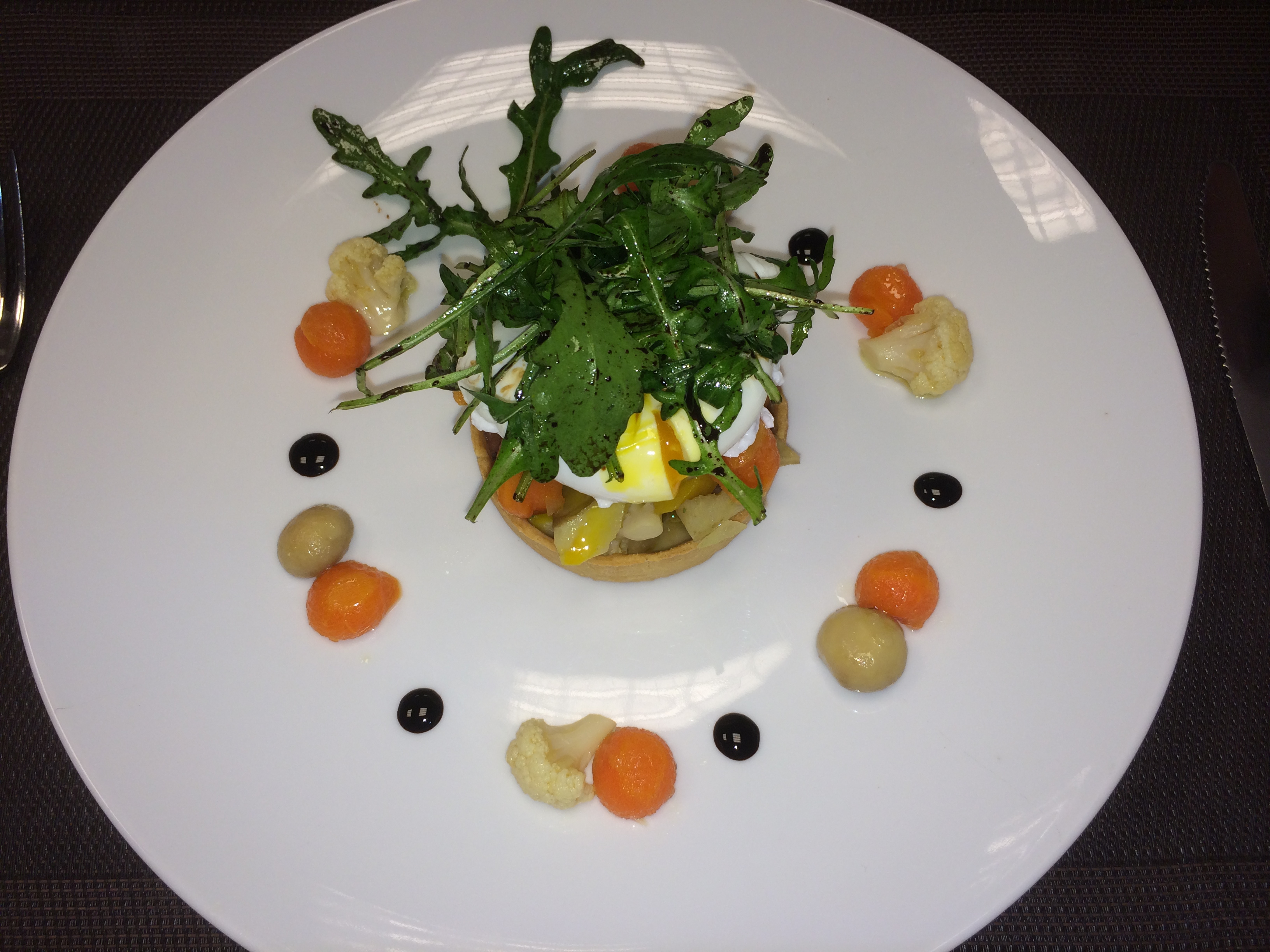 Tartelette de légumes façon barigoule et Œuf poché